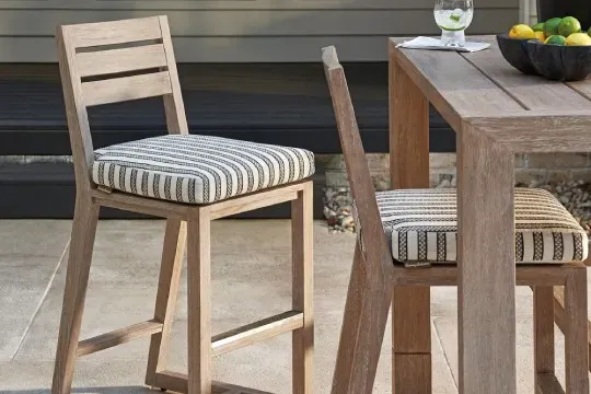 Bars & Bar Stools